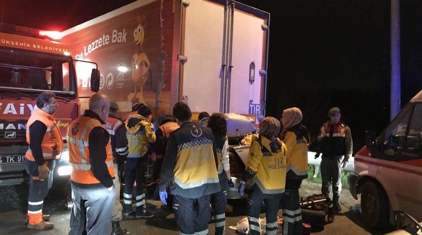 Tem Otoyolunda Feci Kaza: 2 &Ouml;l&uuml;