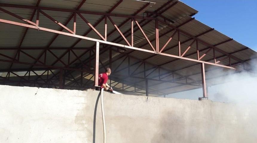 Adıyaman&rsquo;da &Ccedil;iftlikte Yangın