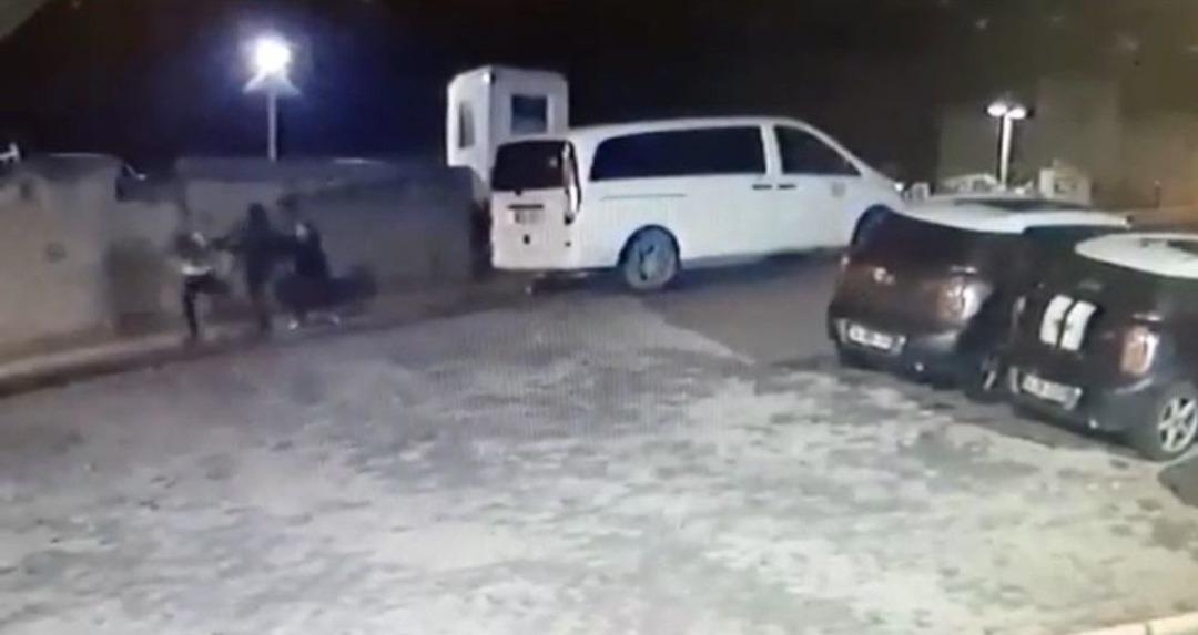 Taksiciler M&uuml;şteri Gibi &Ccedil;ağırdıkları Uber Şof&ouml;rlerini B&ouml;yle D&ouml;vd&uuml;