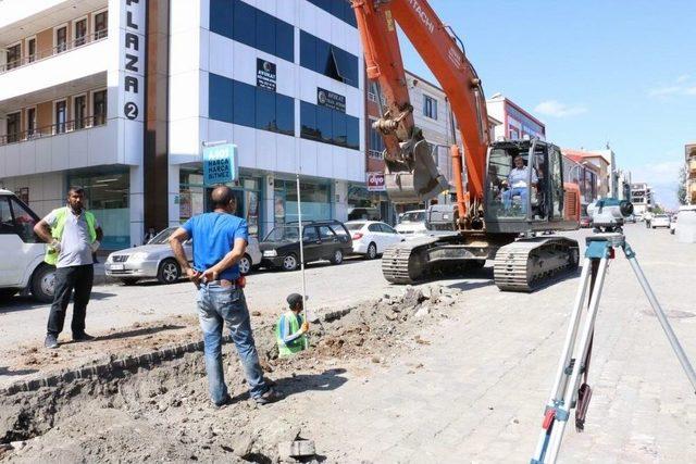 Nerim Tombul Caddesinde Altyapı Çalışmaları Devam Ediyor