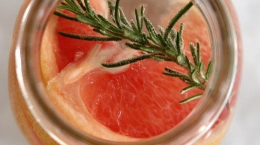 Biberiyeli Greyfurt Suyu