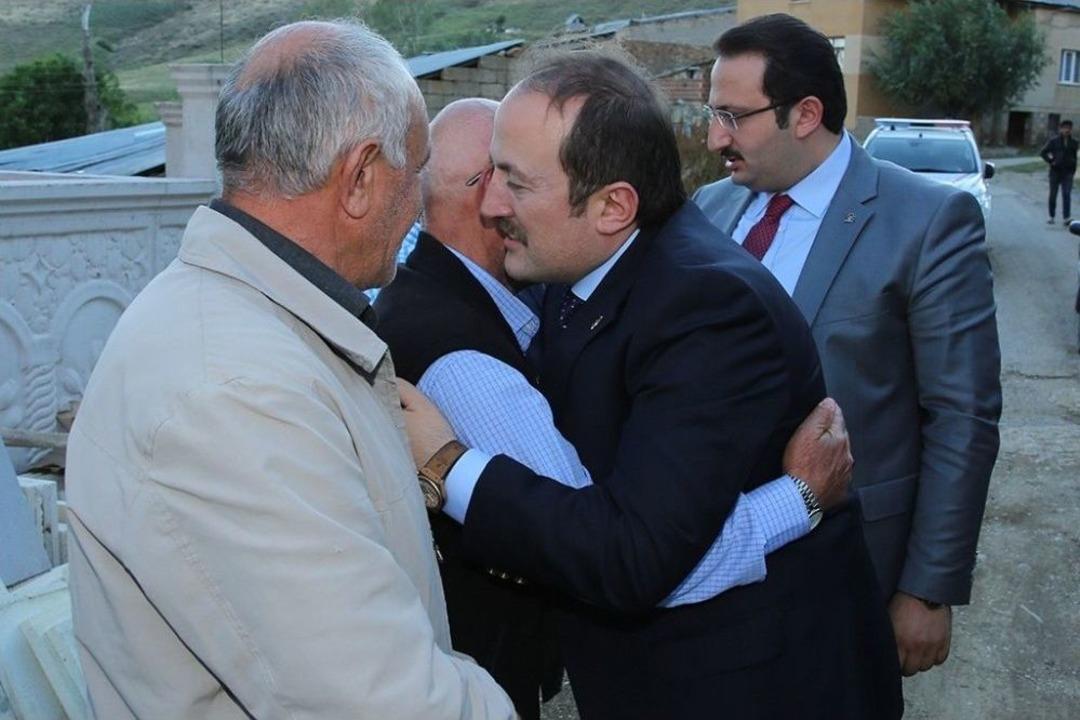 Vali Ali Hamza Pehlivan Yakup Ata&rsquo;nın Ailesine Taziyede Bulundu