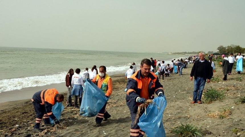 Kazanlı Sahili Temizlendi