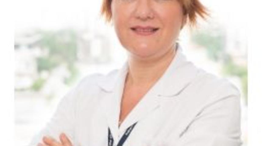 Yazın Aşırı Makyaj Cilt Sorunlarına Yol A&ccedil;abilir