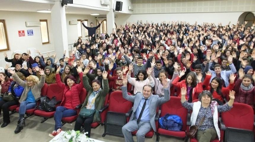 Dizi Oyuncusu İğdig&uuml;l, Hayvan Sevgisini Anlatmak İ&ccedil;in T&uuml;rkiye&rsquo;yi Geziyor