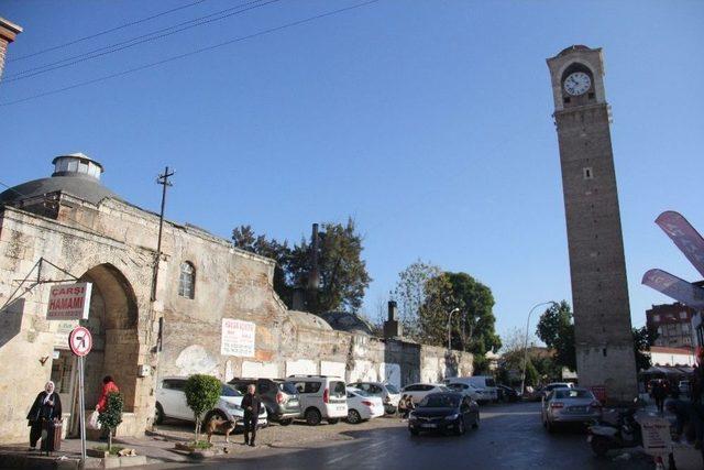 Adana’nın Tarihi Mekanları Büyülüyor