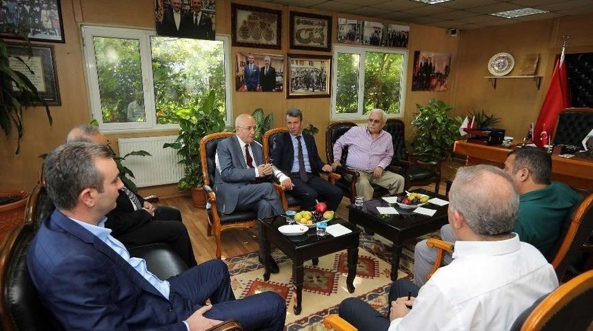 Başkan Yaşar, Hal Esnafıyla Buluştu