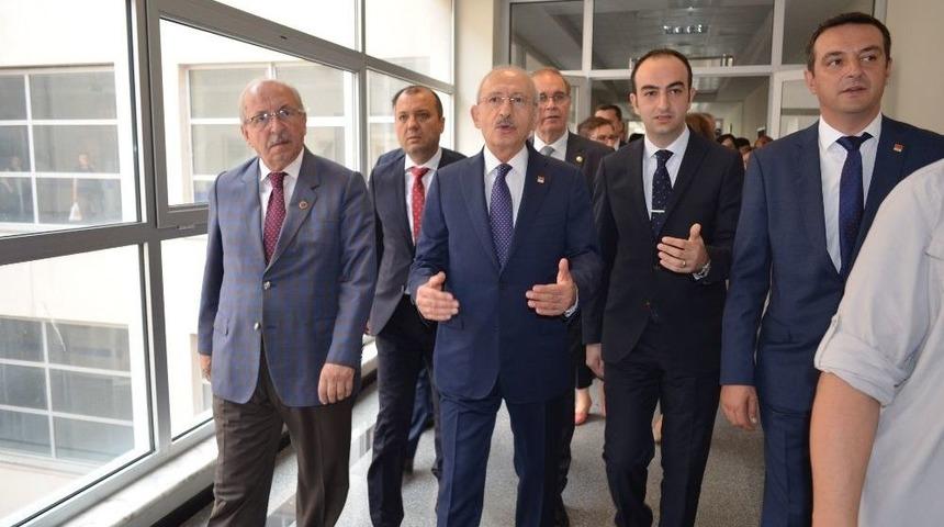 Kılı&ccedil;daroğlu Tren Kazasında Yaralananları Ziyaret Etti