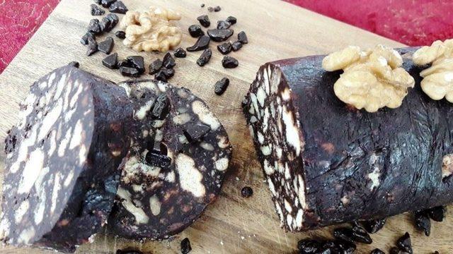 Bebe Bisküvisi İle 15 Dakikada Mozaik Pasta Yapılışı