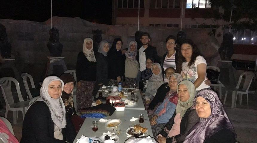 Komşulardan Askere S&uuml;rpriz Veda Gecesi