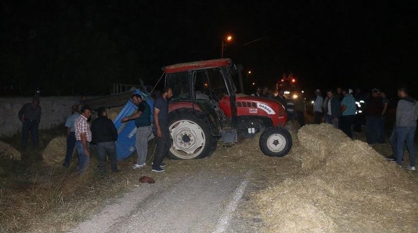 Kamyon, Trakt&ouml;re &Ccedil;arptı: 1 &Ouml;l&uuml;, 2 Yaralı