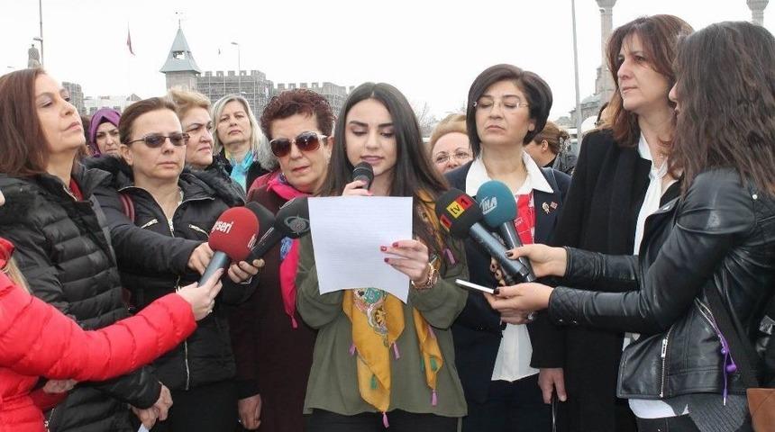 Kayseri&rsquo;de Kadınlar 8 Mart İ&ccedil;in Alanlardaydı