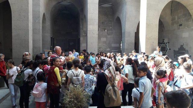 Melikgazi Belediyesi Çocuk Meclisi Yaz Kursu Öğrencileri Selçuklu Müzesini Gezdi 1