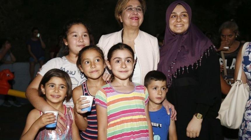 Konak&rsquo;ta A&ccedil;ık Hava Sinema Keyfi Başladı