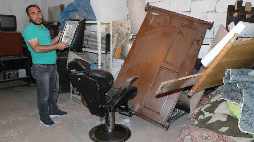 (&ouml;zel) İkinci El Eşya Satarak Hasta Eşine Ve &Ccedil;ocuğuna Bakıyor