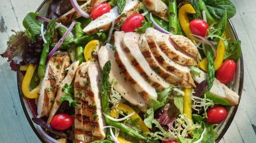 Soya Soslu Tavuklu Salata