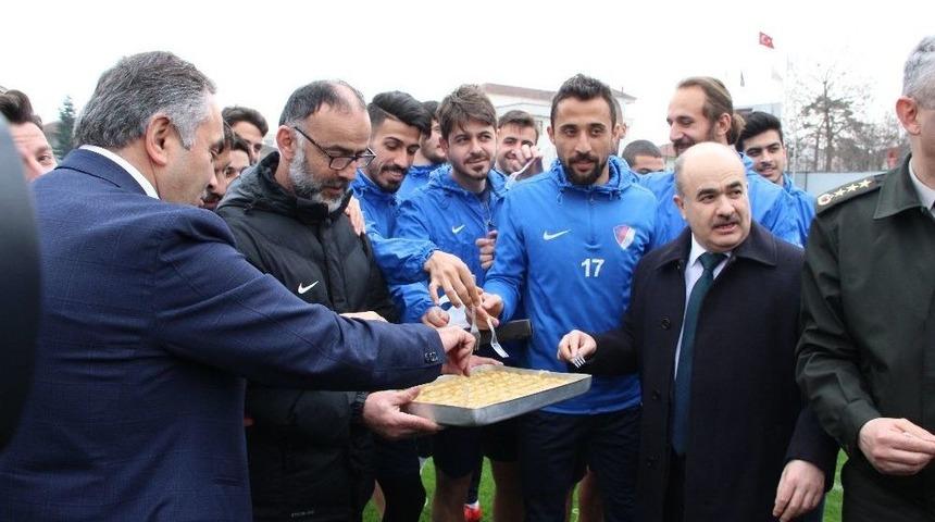 Vali Dağlı, Başkan Ay &ldquo;d&uuml;zcespor&rsquo;un Yanındayız&rdquo;