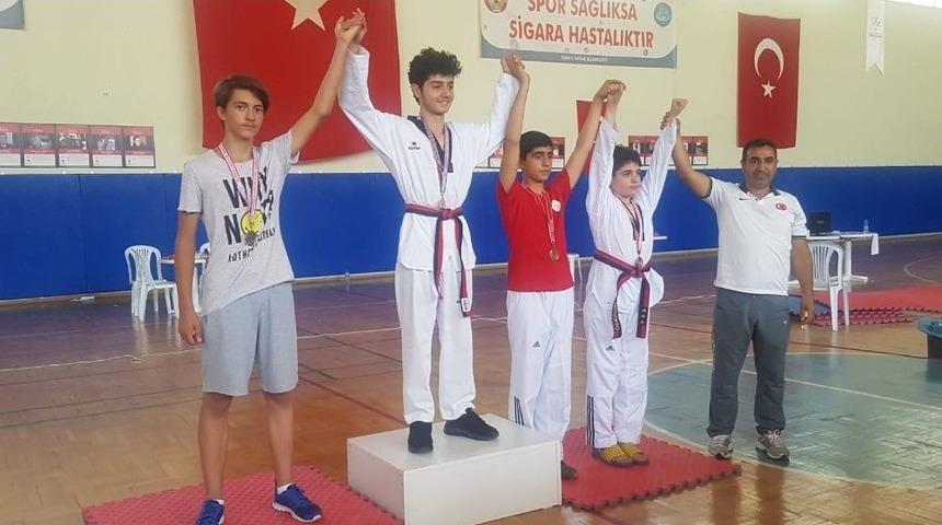 Bayraklı&rsquo;nın Sporcuları Derecelerle D&ouml;nd&uuml;