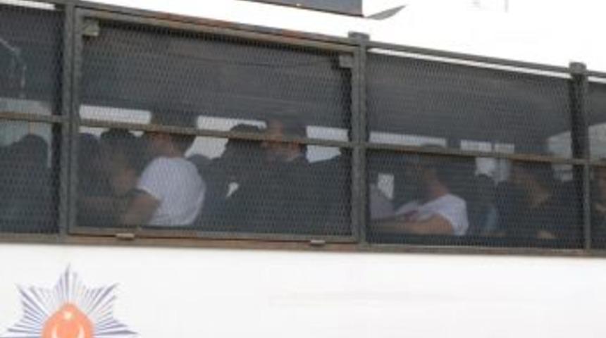 Adnan Oktar Grubuna Yönelik Operasyonda Gözaltına Alındıktan Sonra Adliyeye Sevk Edilenlerin Sayısı 92 Oldu.