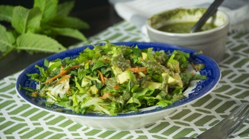 Avokadolu Ispanak Salatası