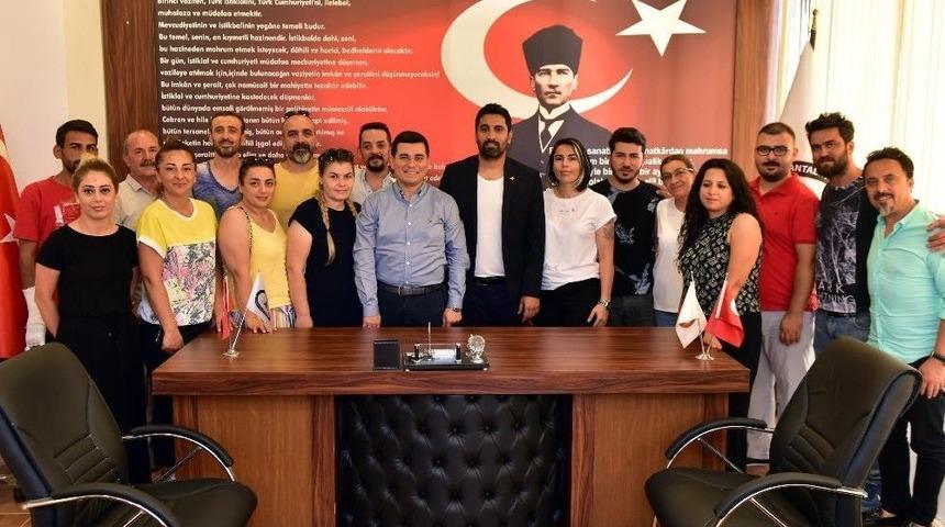 T&uuml;t&uuml;nc&uuml;, Oda Ziyaretlerine Devam Etti