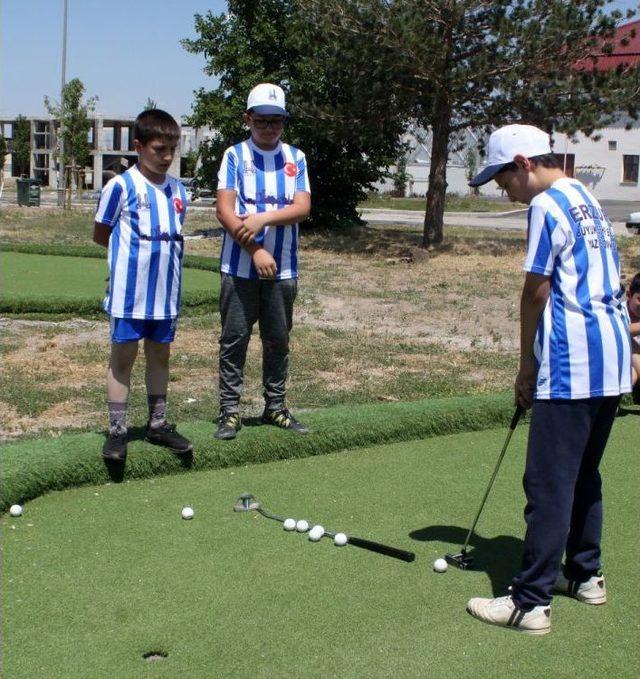 Büyükşehir’in Yetenek Avcıları Yeni Yıldızları Keşfediyor