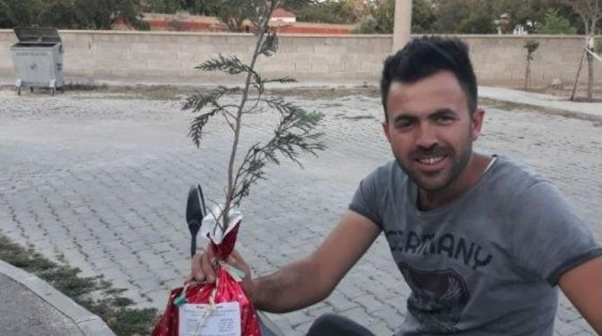 D&uuml;ğ&uuml;nlerine Fidanlı Davetiye G&ouml;nderdiler