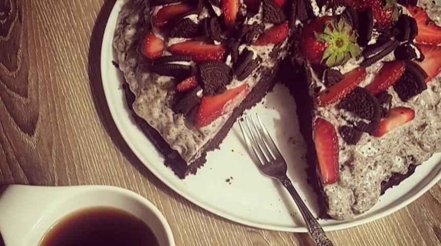 Oreo İle Enfesleşen Çilekli Pasta