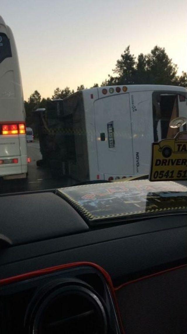 Servis Ara&ccedil;larının &Ccedil;arpıştığı Kaza Ucuz Atlatıldı 2