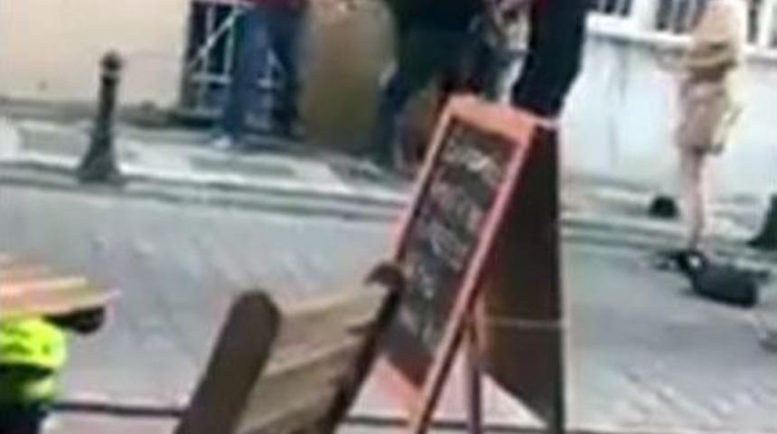 Hem Su&ccedil;lu Hem G&uuml;&ccedil;l&uuml;