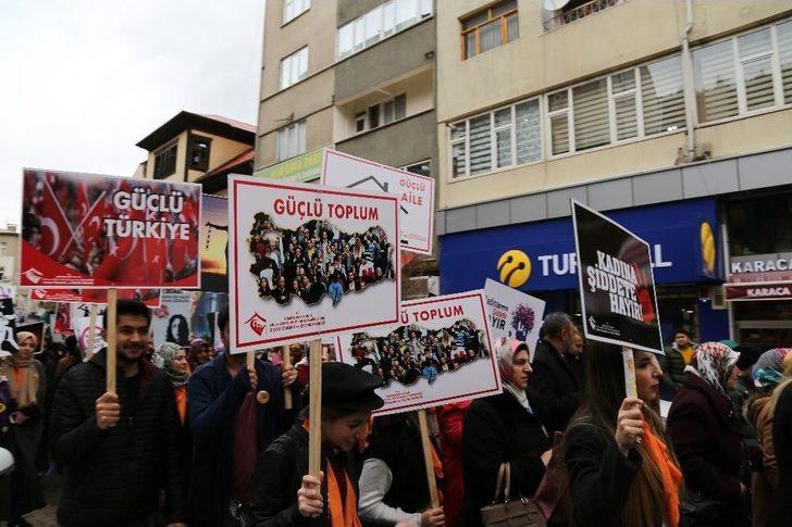 Gümüşhane’de Kadınlar Gününde Sessiz Yürüyüş G5