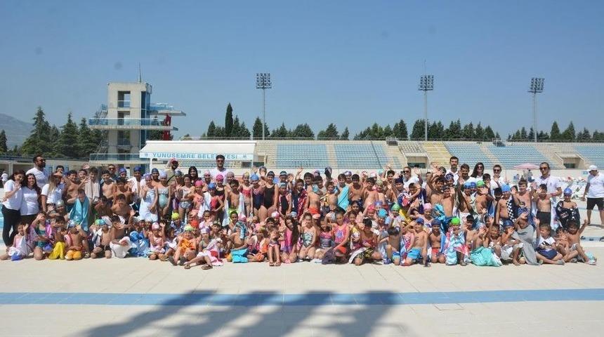 Şehzadeler&rsquo;de &Ouml;ğrenciler Eğlenerek Spor Yapıyor