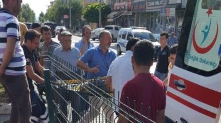 Hafif Ticari Aracın &Ccedil;arptığı &Ccedil;ocuk Yaralandı