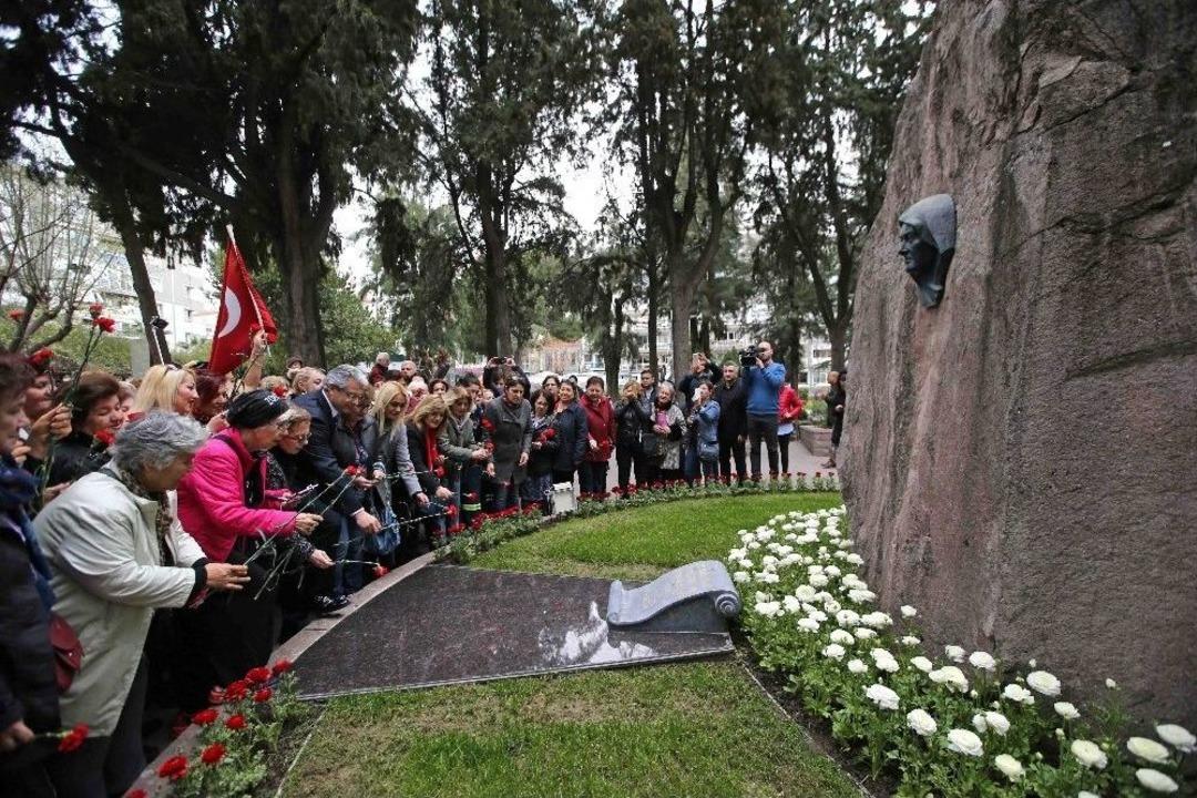 Karşıyaka Z&uuml;beyde Hanımı Unutmadı