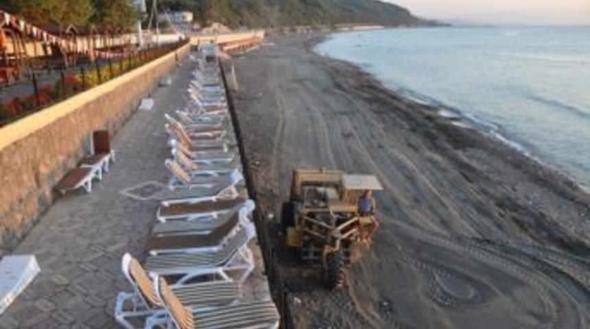 Alaplı Belediye Plajı&rsquo;na Otob&uuml;s Seferleri Başladı