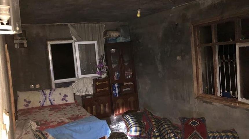 Kahta&rsquo;da &Ccedil;ıkan Yangın Evi K&uuml;l Etti