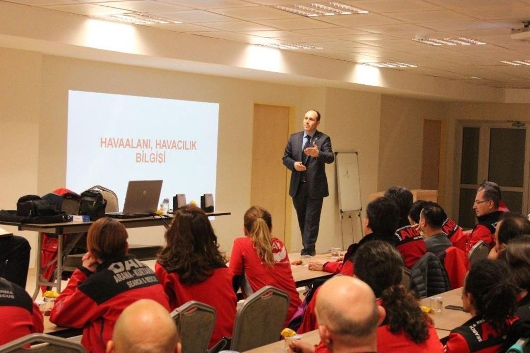 Arama Kurtarma Ekiplerine &lsquo;u&ccedil;ak Kazaları M&uuml;dahale Eğitimi&rsquo;