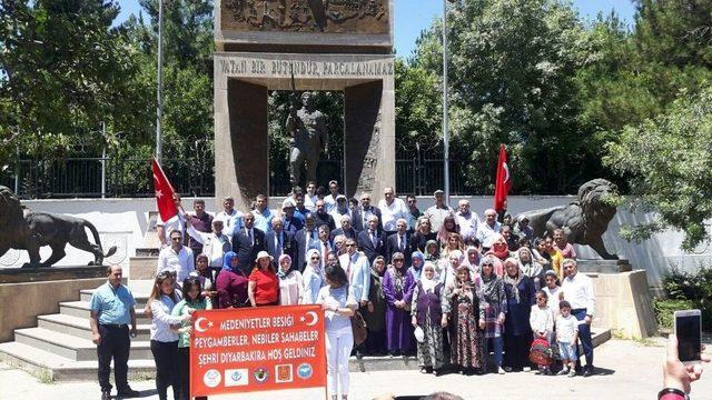 Evlatları Terörden Arındırdı, Aileleri Gönül Köprüleri Kurdu