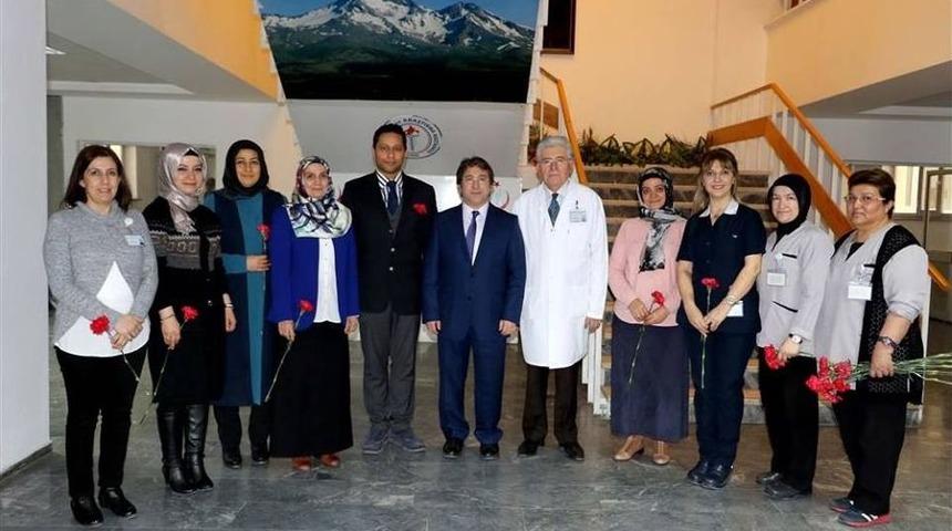 İl Sağlık M&uuml;d&uuml;r&uuml; Benli&rsquo;den Kadınlar G&uuml;n&uuml; Ziyareti