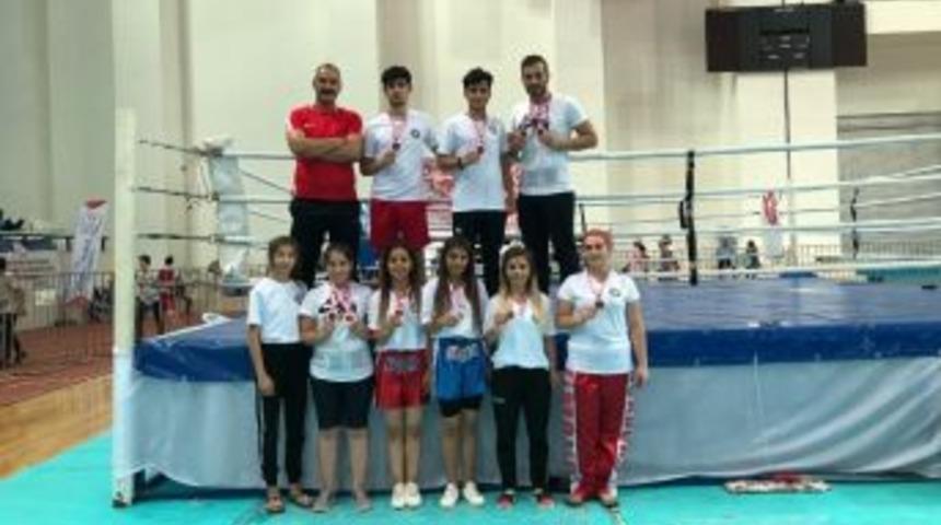 Diyarbakırlı Kick Boks&ccedil;ulardan 20 Madalya