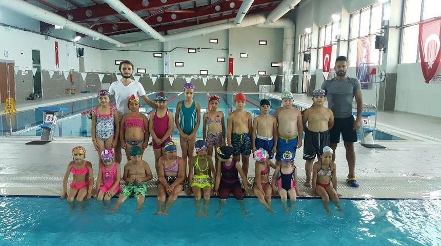 Ayvacık Belediye Başkanlığı Y&uuml;zme Kursları Başladı