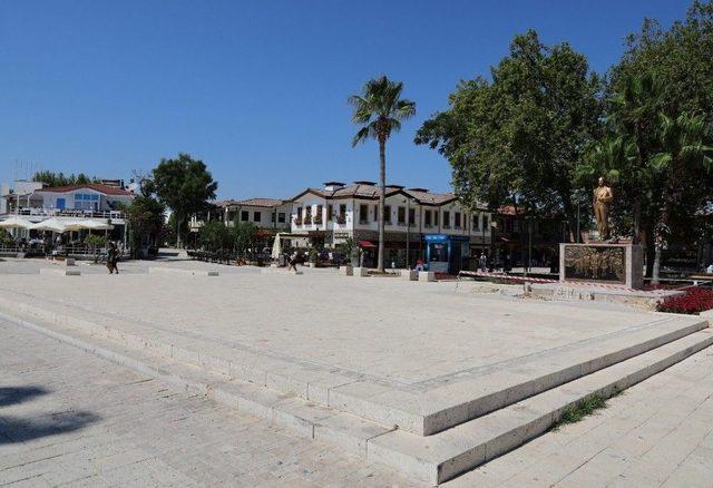 Manavgat Belediyesi’nden Side’ye Rölyefli Atatürk Anıtı 2