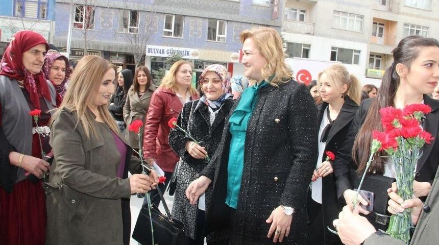 Hakkari&rsquo;de 8 Mart D&uuml;nya Kadınlar G&uuml;n&uuml; Etkinliği