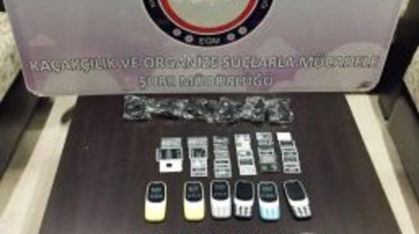 Ka&ccedil;ak Telefonları Satarken Yakalandı