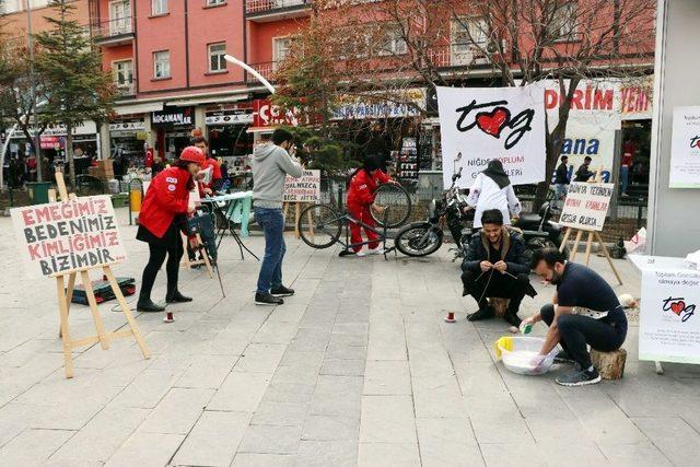 Erkekler Kadınların İşini, Kadınlar Da Erkeklerin İşini Yaptı