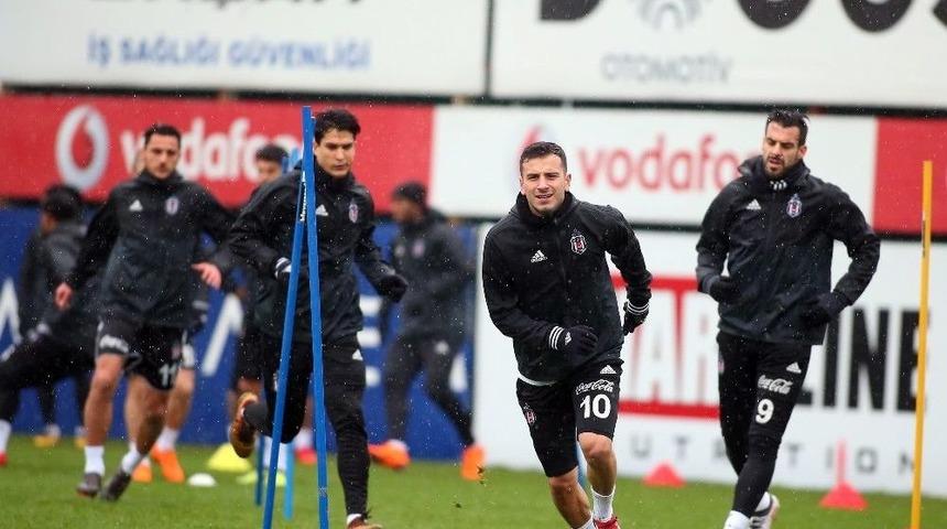 Beşiktaş, Gen&ccedil;lerbirliği Ma&ccedil;ı Hazırlıklarını S&uuml;rd&uuml;rd&uuml;