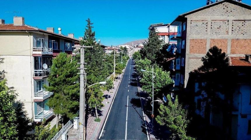 Malatya’da 4 Caddenin Asfaltı Yenilendi