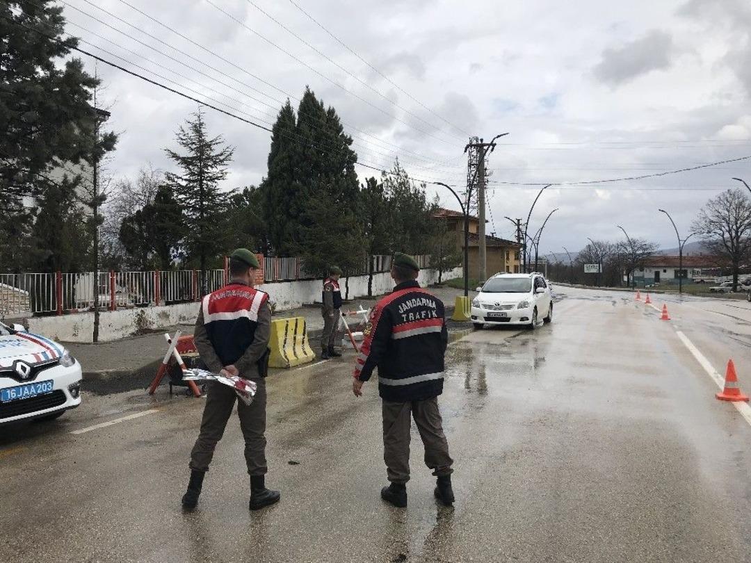 Jandarmadan Ceza Yerine &Ccedil;i&ccedil;ek