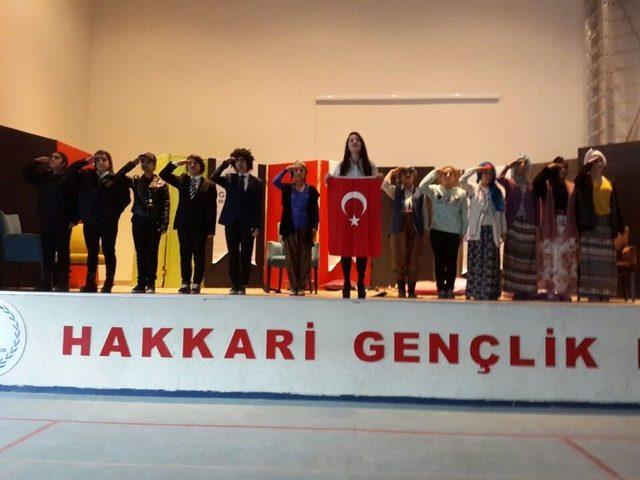 Hakkari’de Gençler Arası Tiyatro Yarışması