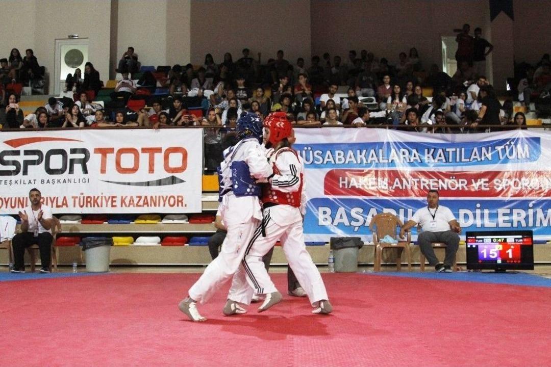 T&uuml;rkiye Taekwondo Şampiyonası A&ccedil;ılış Sereonisi Yapıldı